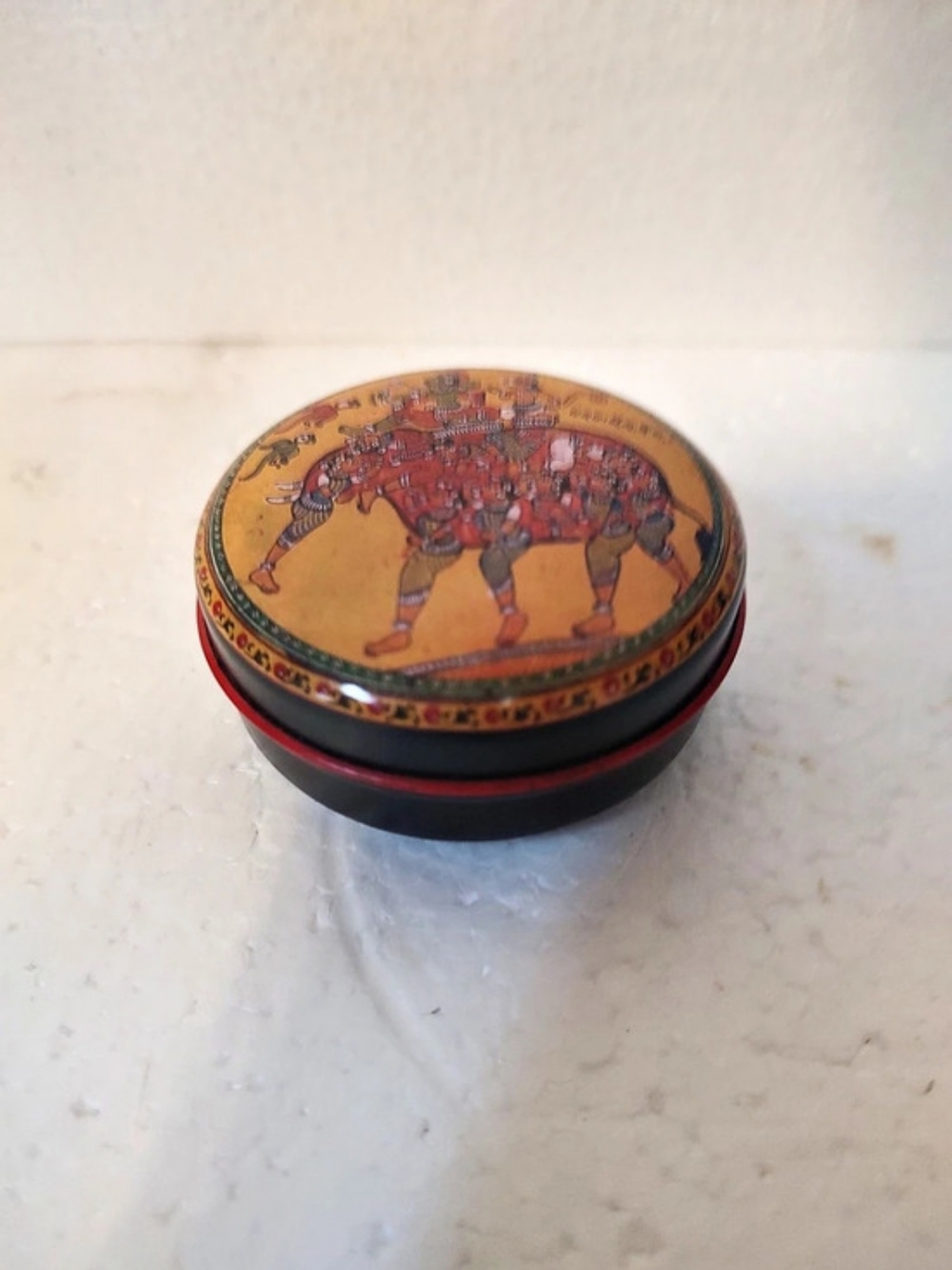 Red & Black Candle Tin Hunky Dory Design England 2